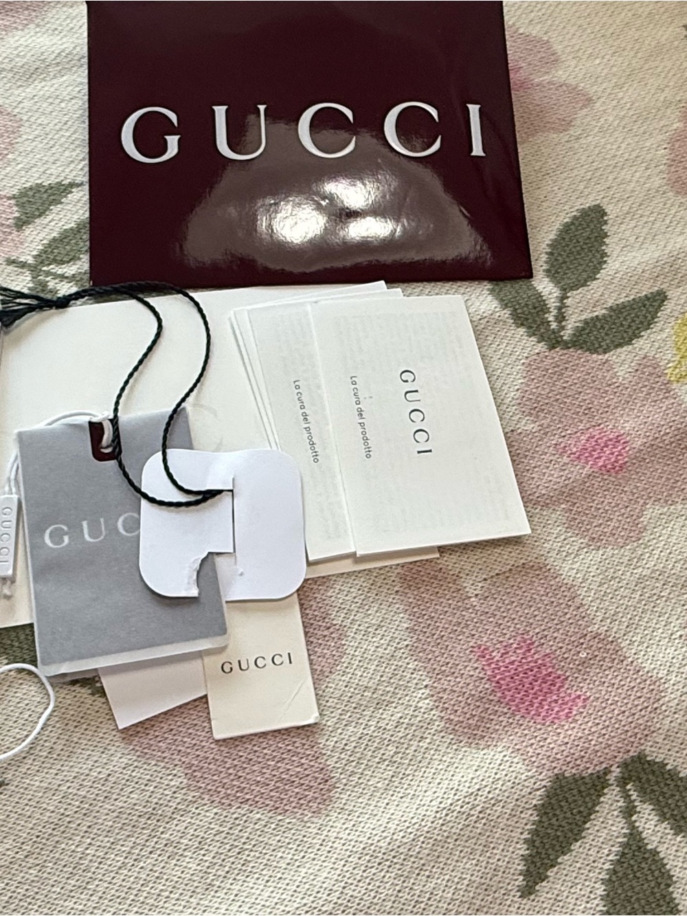Authentic Gucci Giglio large GG canvas tote bag with with detachable pouch. - Picture 15 of 17